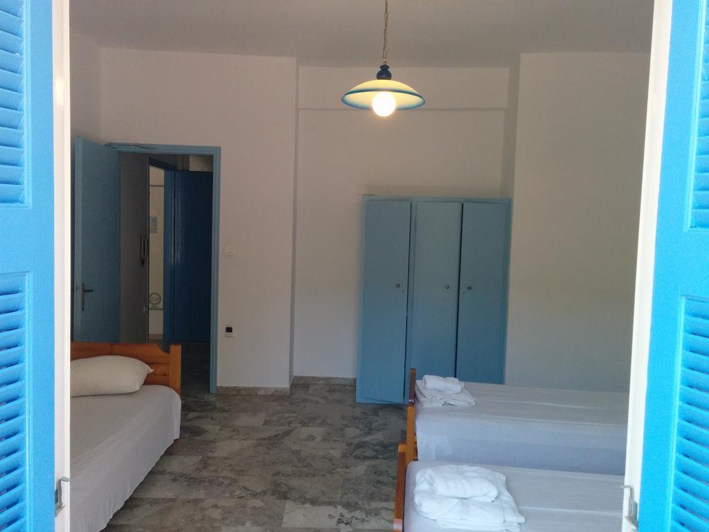Panos Studios Poros Town エクステリア 写真